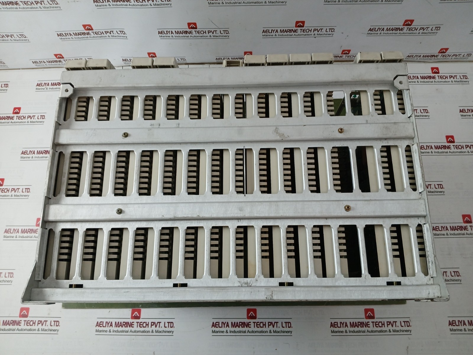 HONEYWELL 51402599-100 15 Slot I/O Backplane System 51304754-100 MU-PLAM02