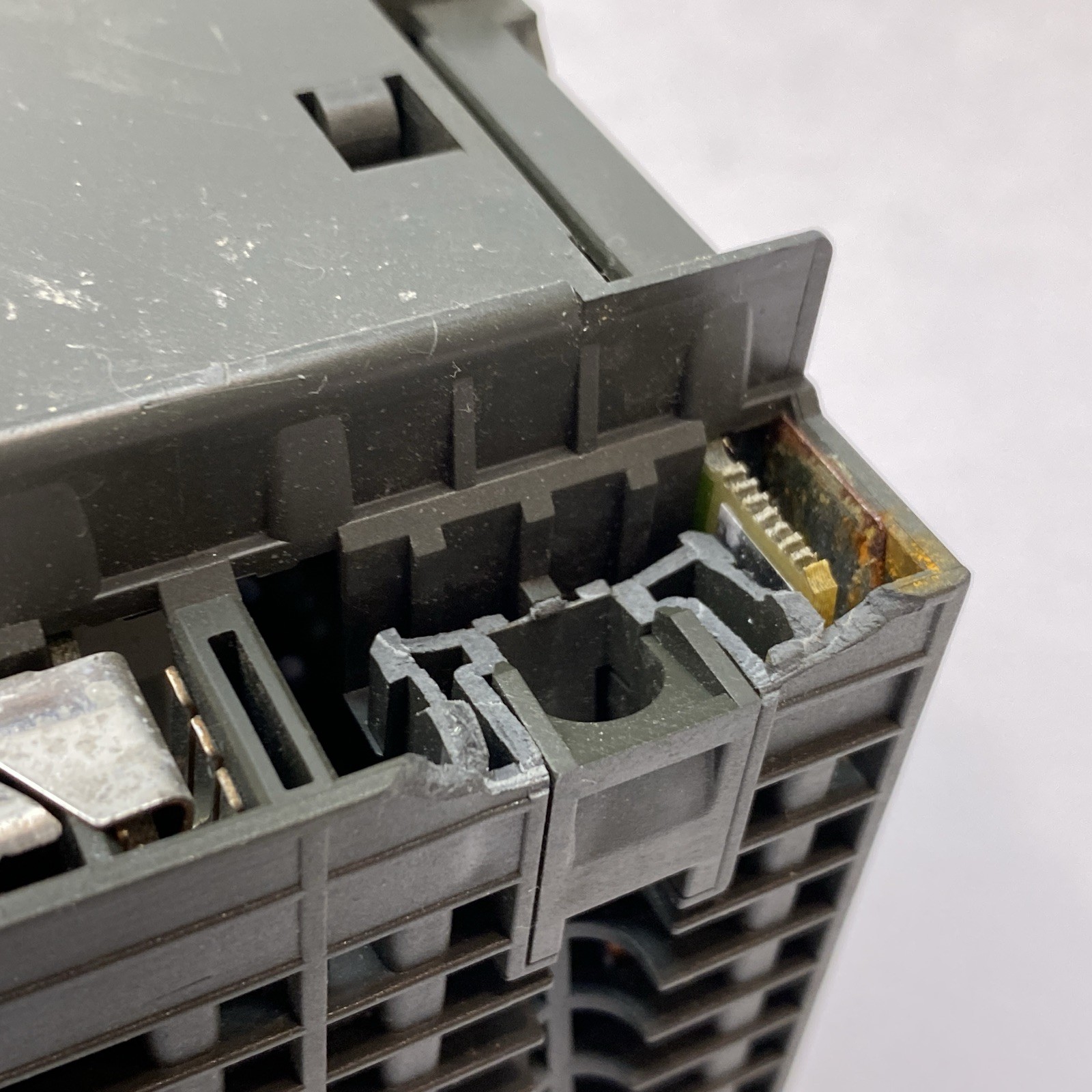 Siemens 6ES7318-2AJ00-0AB0 CPU SIMATIC S7-300 CHIPPED / DAMAGED