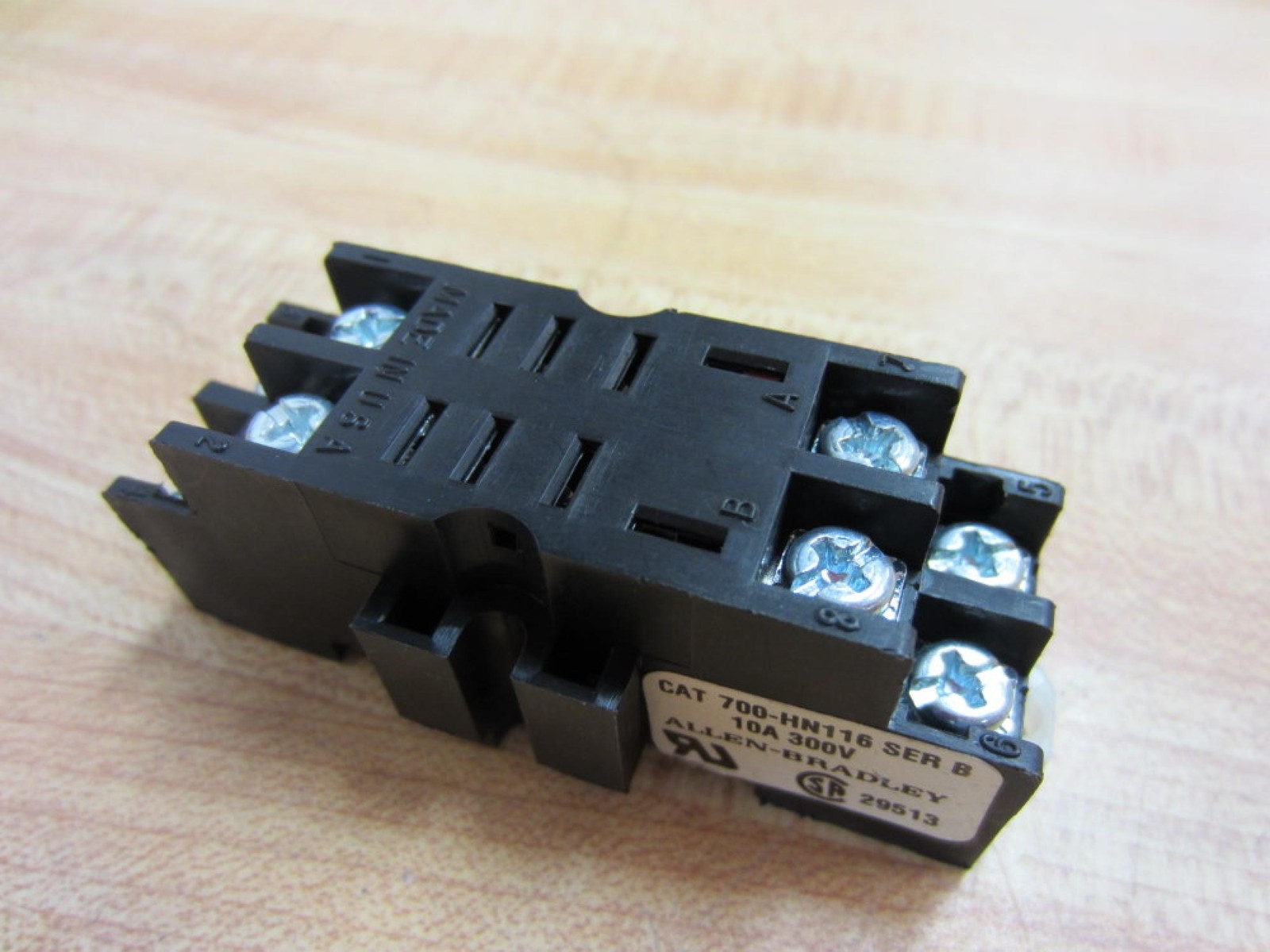Allen Bradley 700-HN116 Socket Relay 700HN116 Series B