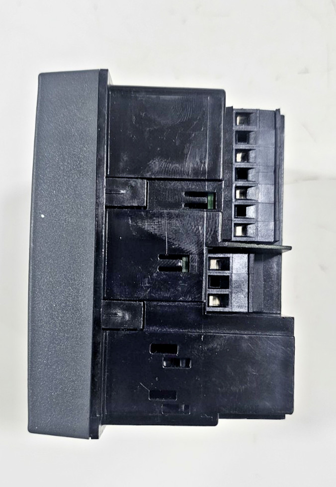 SCHNEIDER ELECTRIC POWER LOGIC PM210 POWER METER PM210MG 100-415VAC 50/60Hz @03