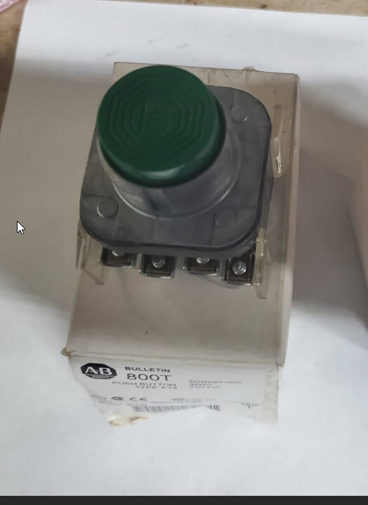 Allen Bradley 800T-B1B Push Button Type 4,13 Momentary contact , Green NEW