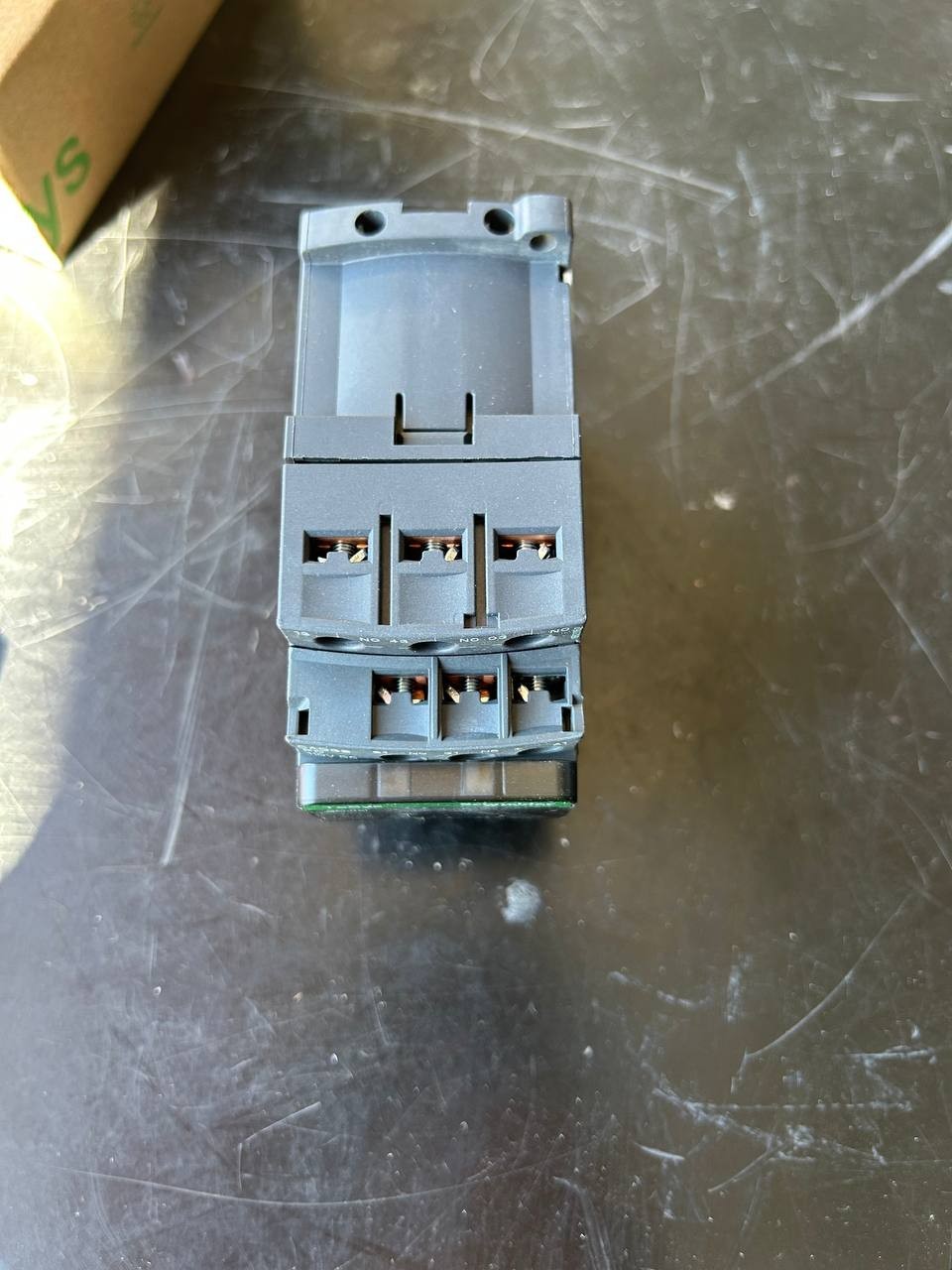 SCHNEIDER ELECTRIC CAD32FD 110VDC NSMP NEW