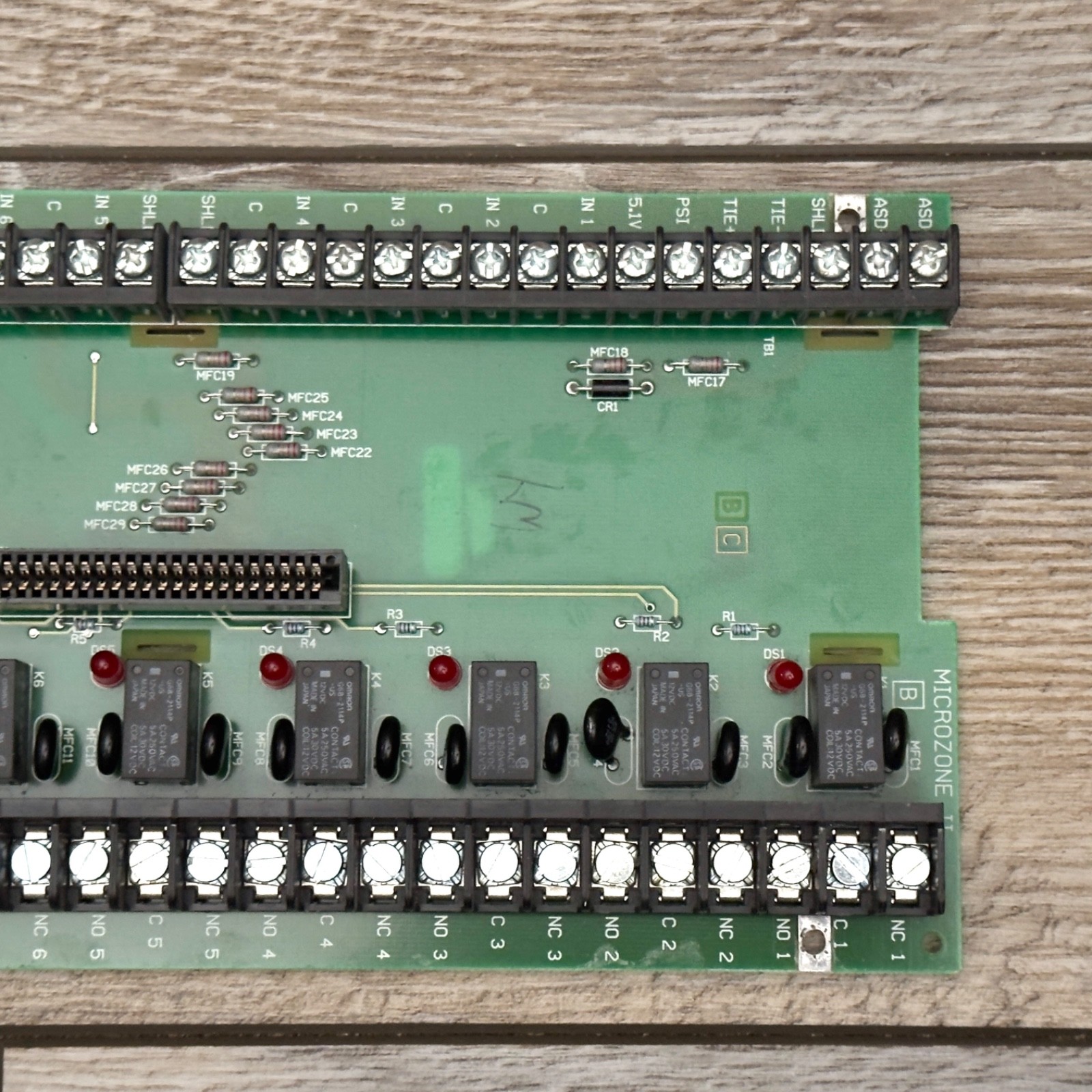 Invensys Barber Colman Microzone II Controller Panel Mount Terminal Board PCB