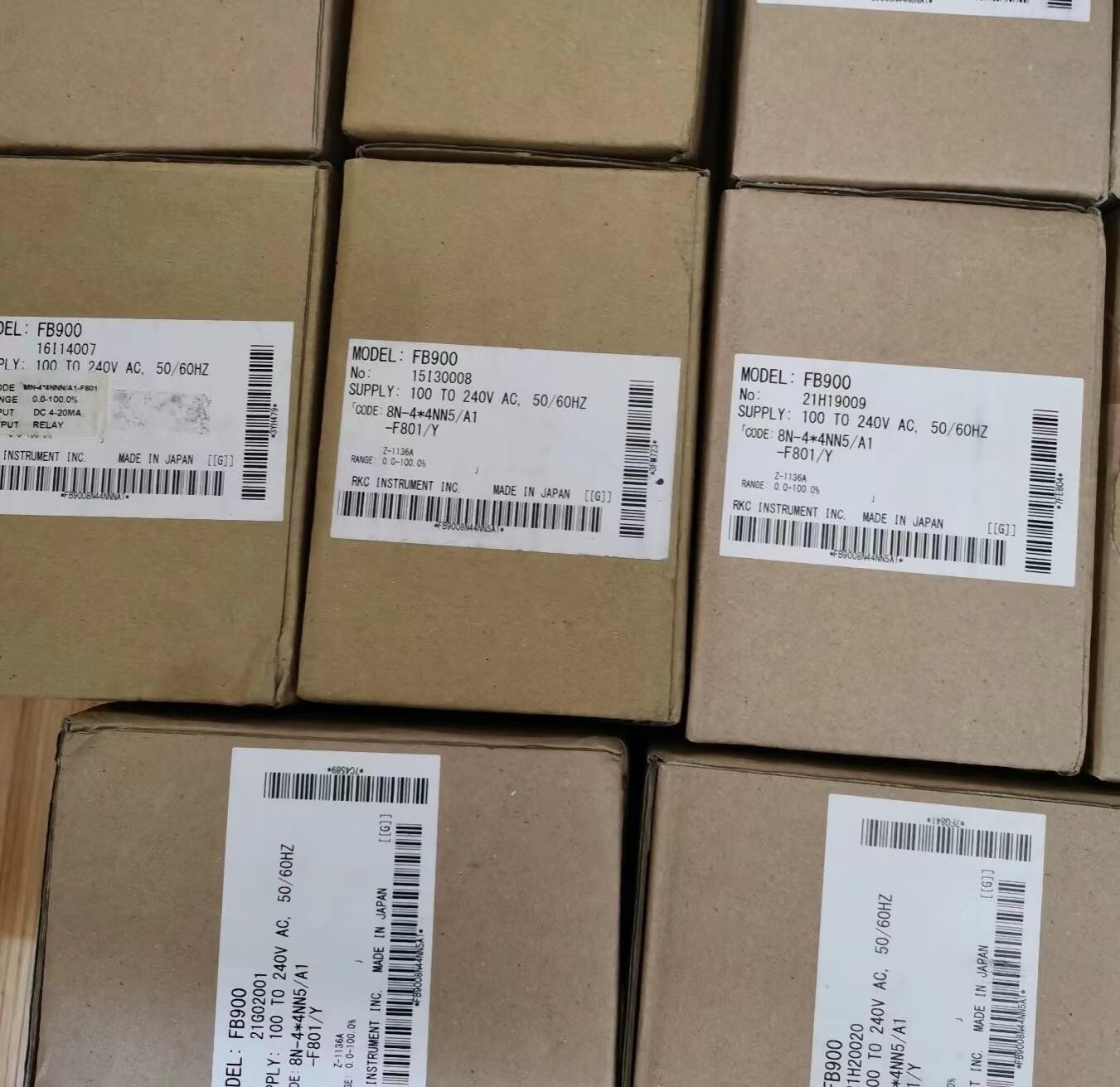 1pc NEW FB900 8N-4*4NN5/A1-F801/Y Thermostat By DHL or FedEx