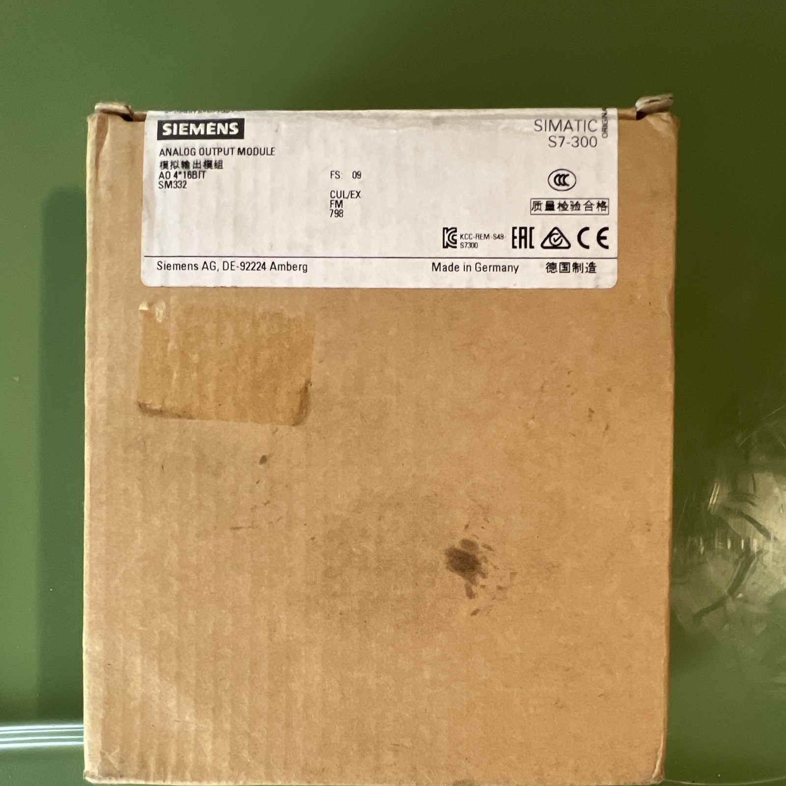 New Siemens Simatic S7-300 Analog Output Module 6ES7 332-7ND02-0AB0