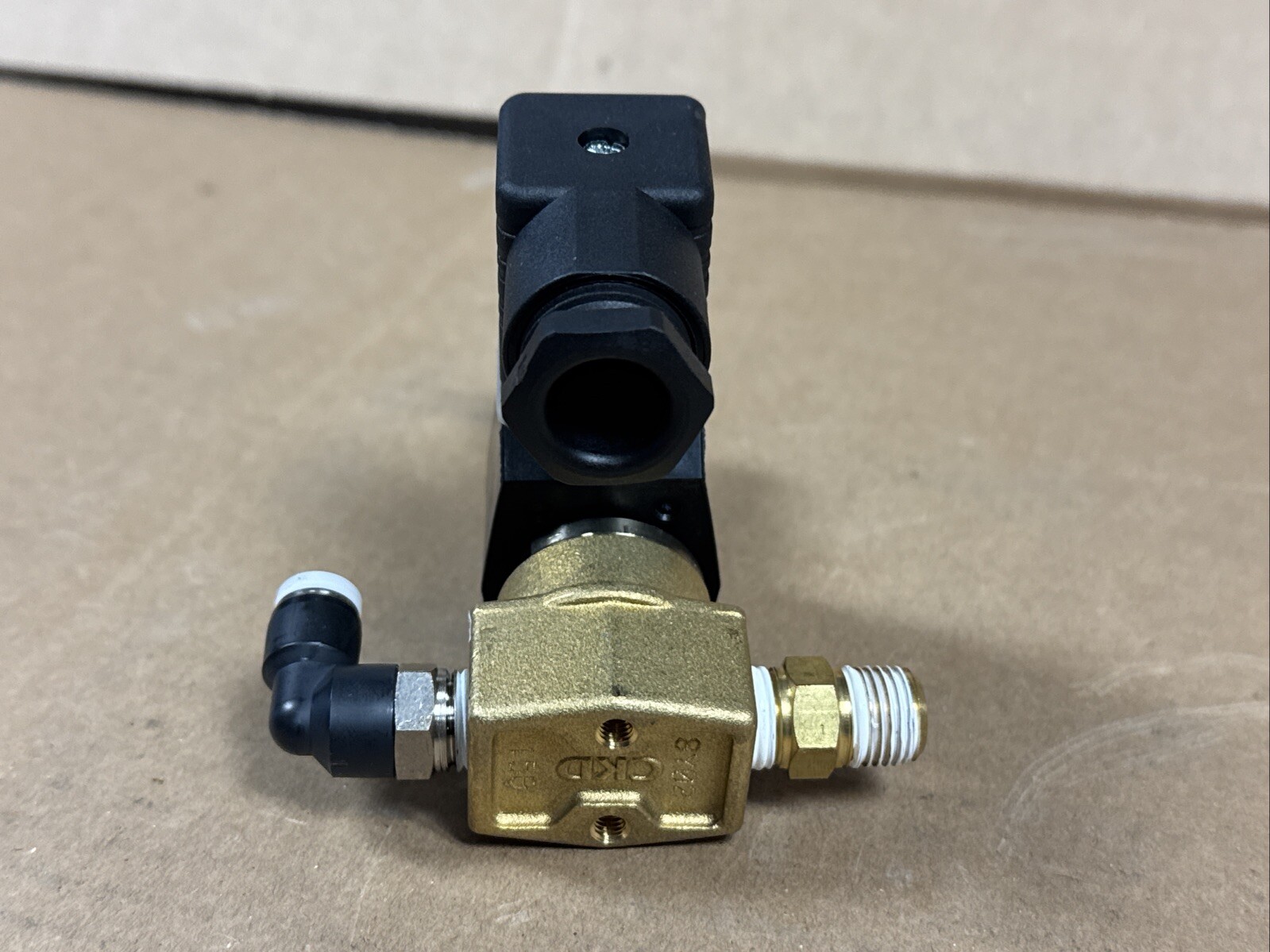 NEW CKD AG31-02-1-AC110V Solenoid Valve Air / Water / Oil 100/110V AG31-02-1