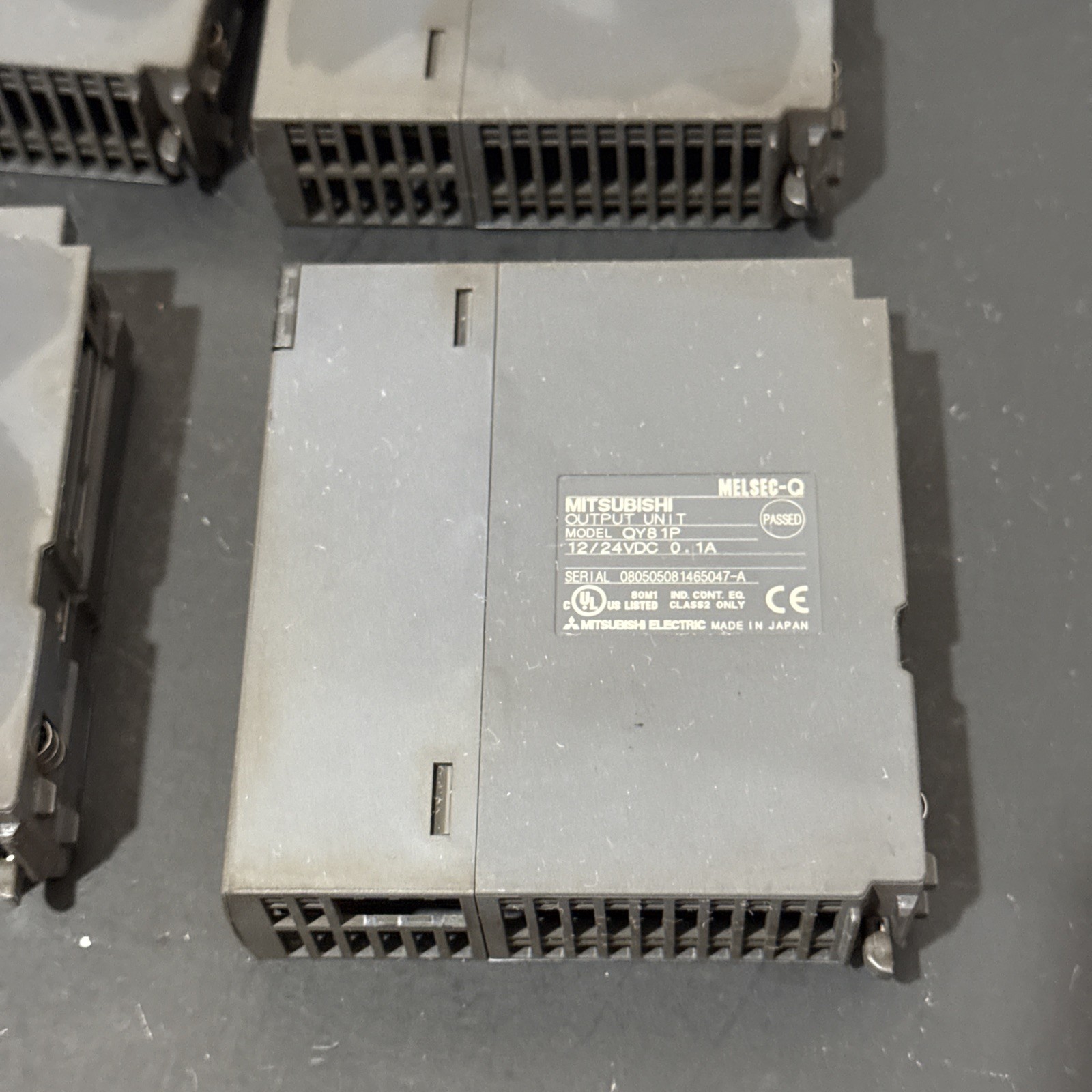Mitsubishi Electric MELSEC-Q series output module QY81P 4 Count Used