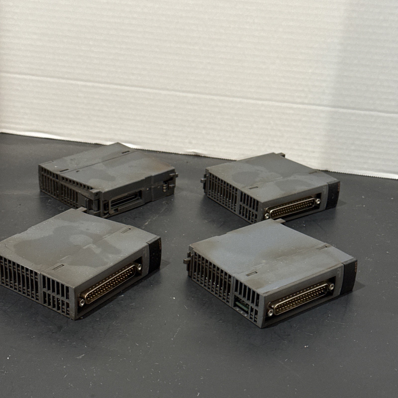 Mitsubishi Electric MELSEC-Q series output module QY81P 4 Count Used