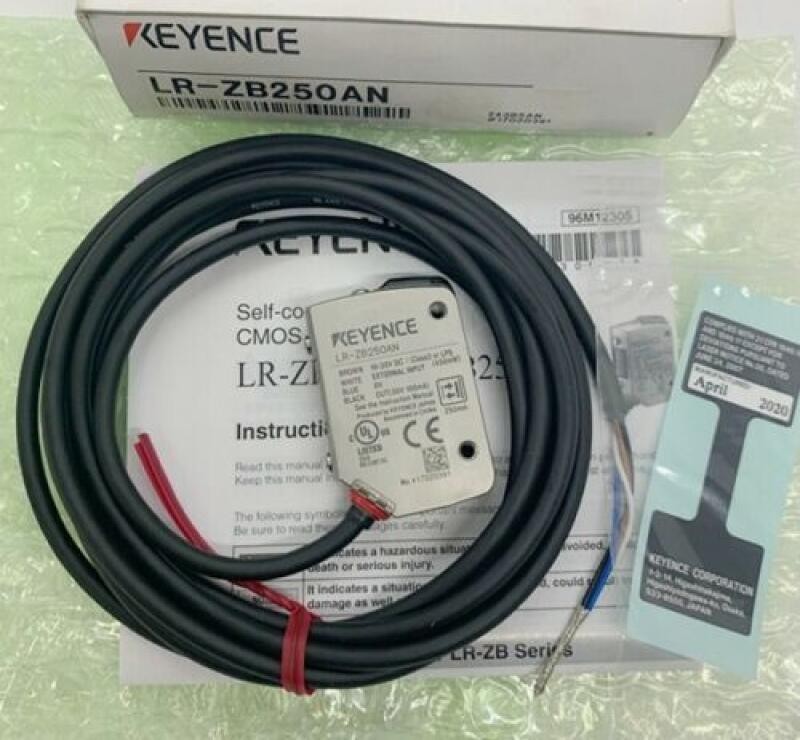 KEYENCE LR-ZB250AN Laser Sensor New #S