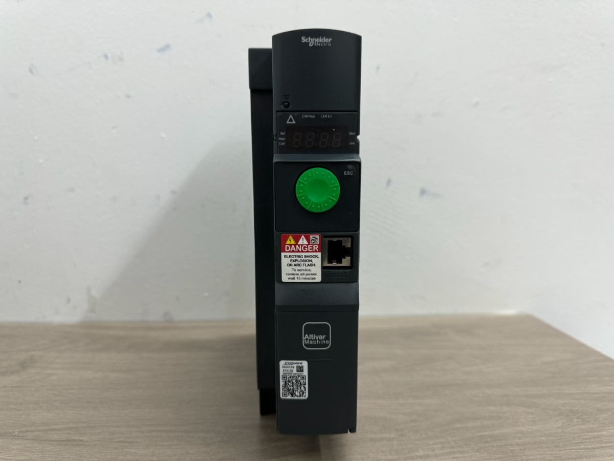 1PC Schneider ATV320U40N4B Inverter New In Box Fast Shipping
