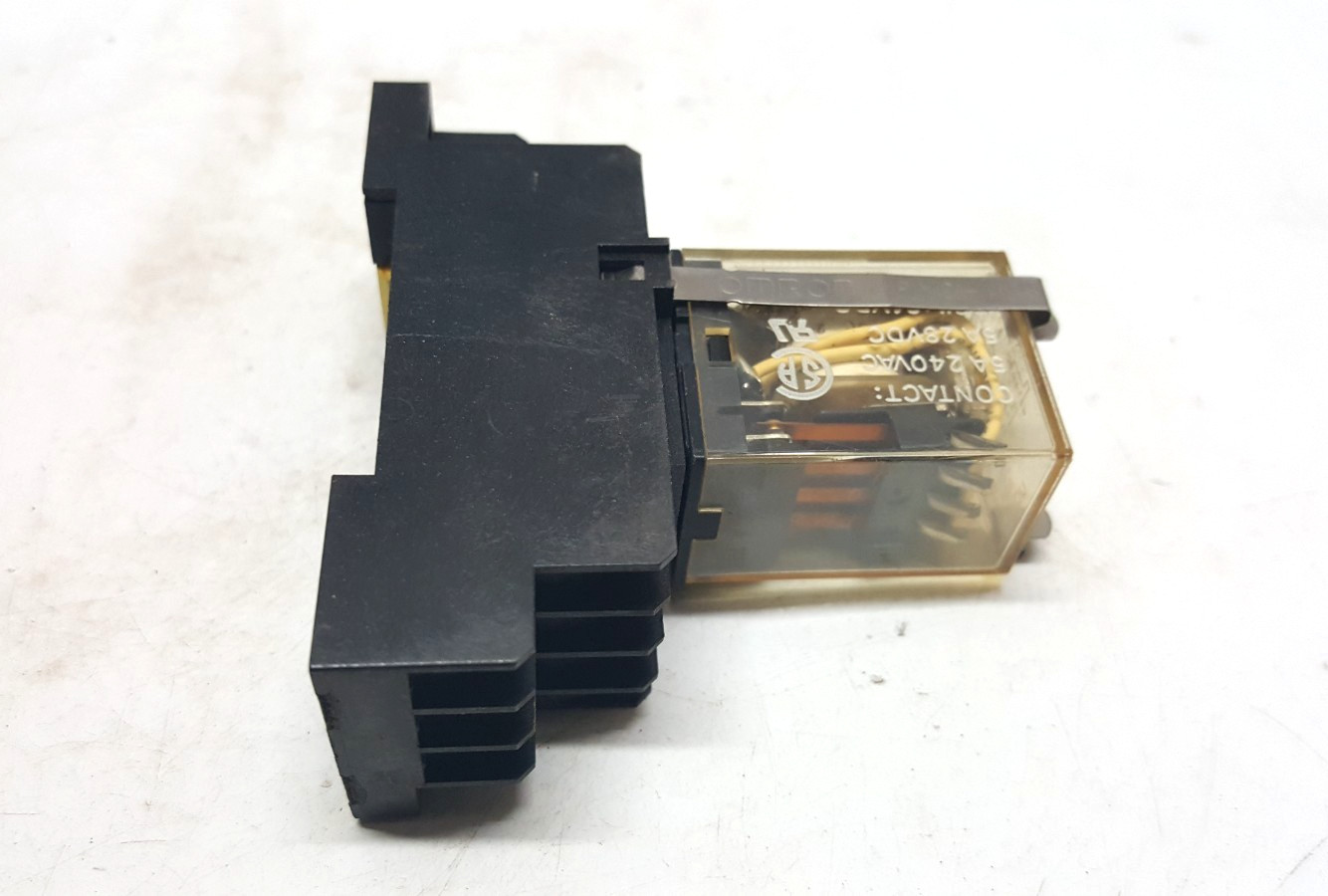 OMRON MY4N 24VDC POWER RELAY WITH BASE PYF14A / LOT OF 12