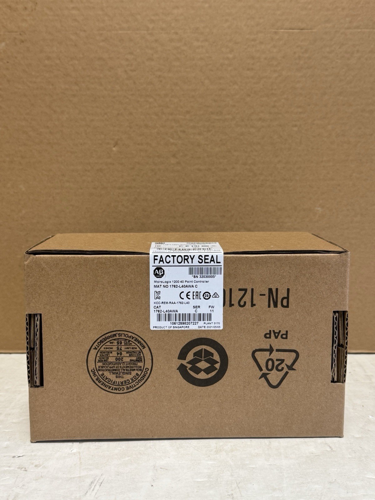 Factory Sealed AB 1762-L40AWA/C MicroLogix 40 Point Controller 1762L40AWA serC