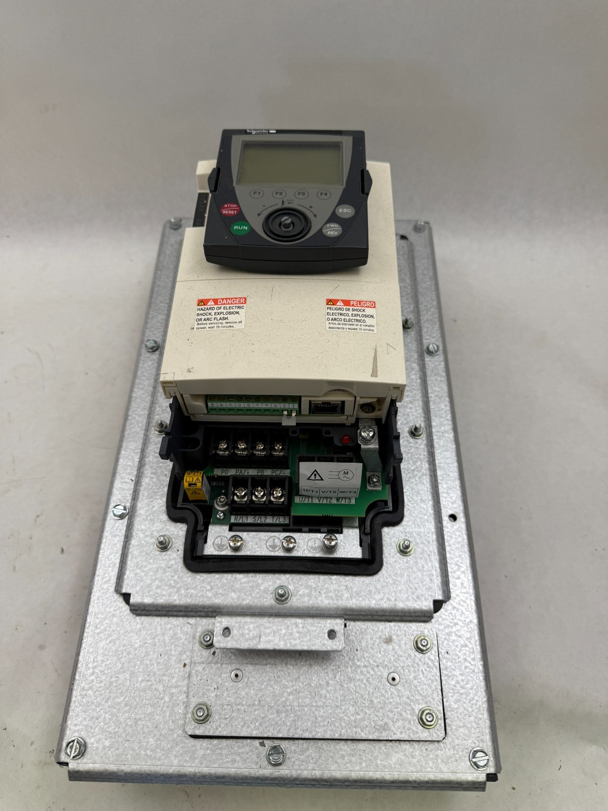 Schneider VW3A1101 NNB Programmable Controller W/ Board Missing Knob #G15