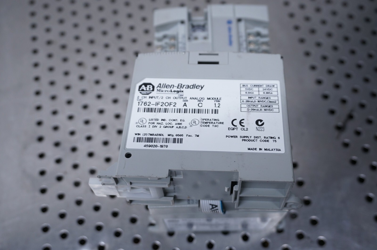 ALLEN BRADLEY 1762-L40AWAR /C MicroLogix 1200 40-PT CONTROLLER w/ 1762-IF2OF2