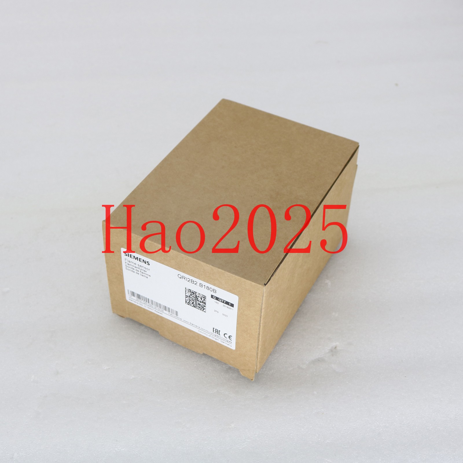 New SIEMENS ONE flame detector QRI2B2.B180B QRI2B2.B180B 1 year warranty
