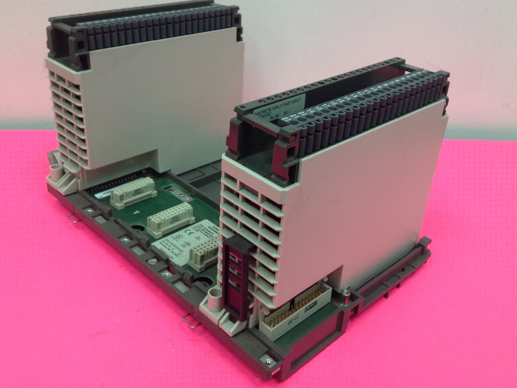 Schneider Automation – DTA 201/AS-HDTA-201 Secondary Subrack 5 Slot – w/ Modules