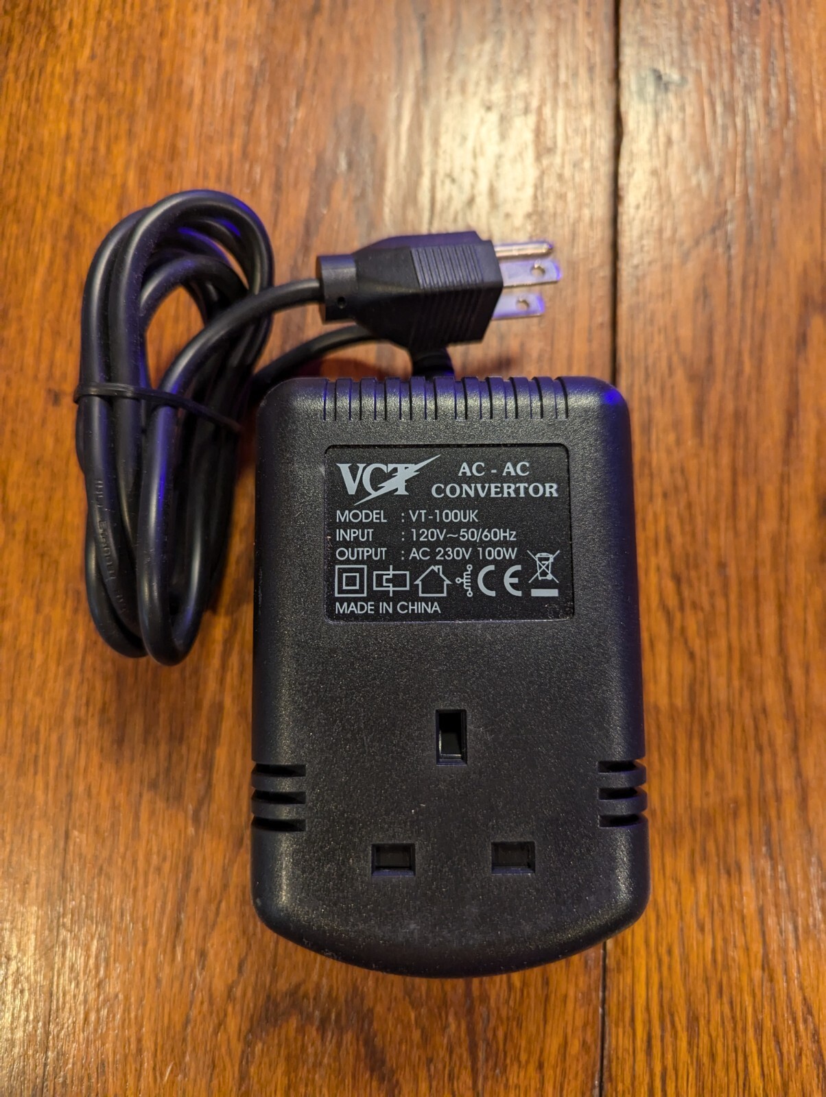 VCT VT-100UK AC-AC Convertor 120V~50/60Hz AC 230V 100W