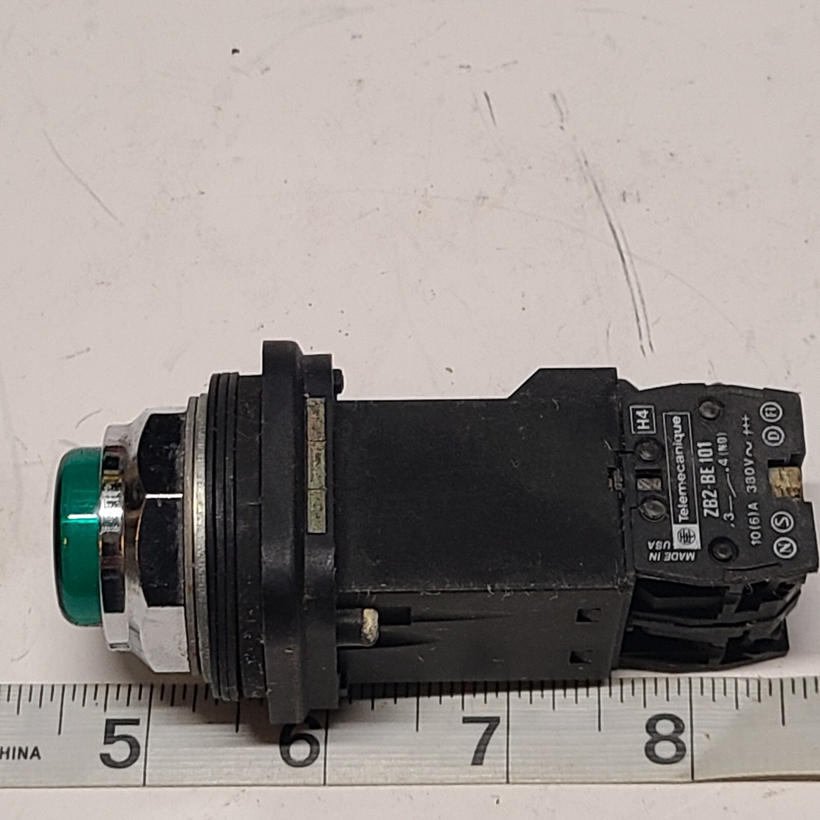 Telemecanique ZB2-BE-101 Pilot Light