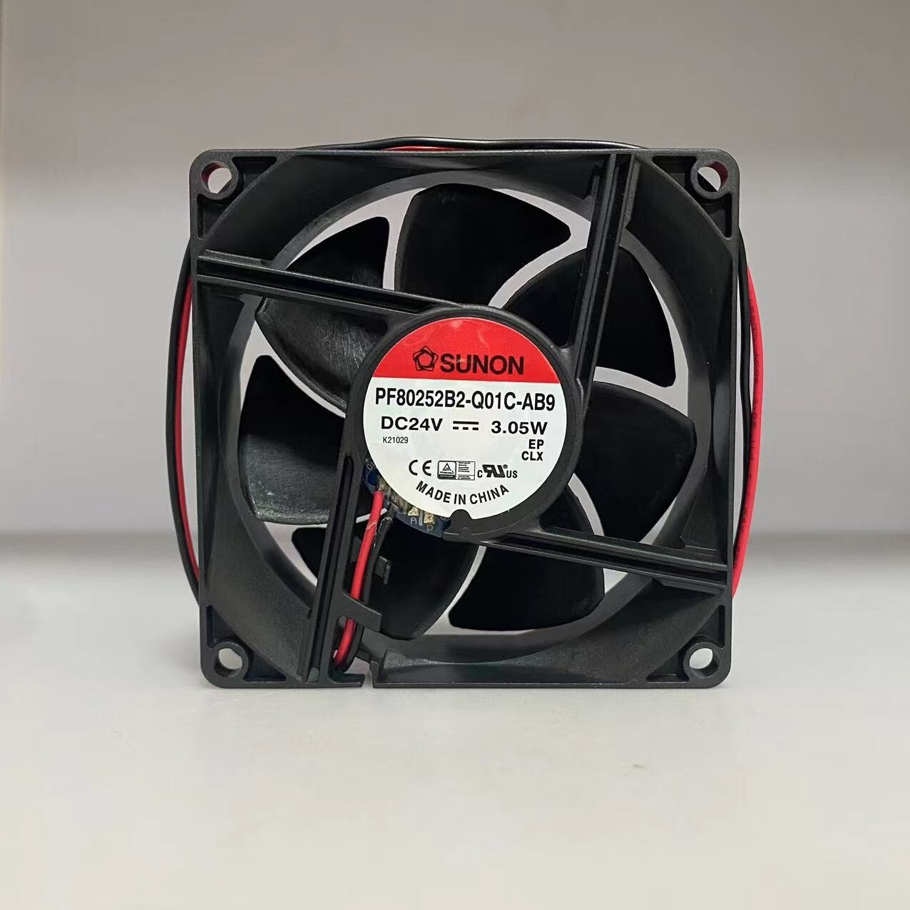1 PCS SUNON Fan PF80252B2-Q01C-AB9 DC24V 3.05W 8cm 2wire cooling fan