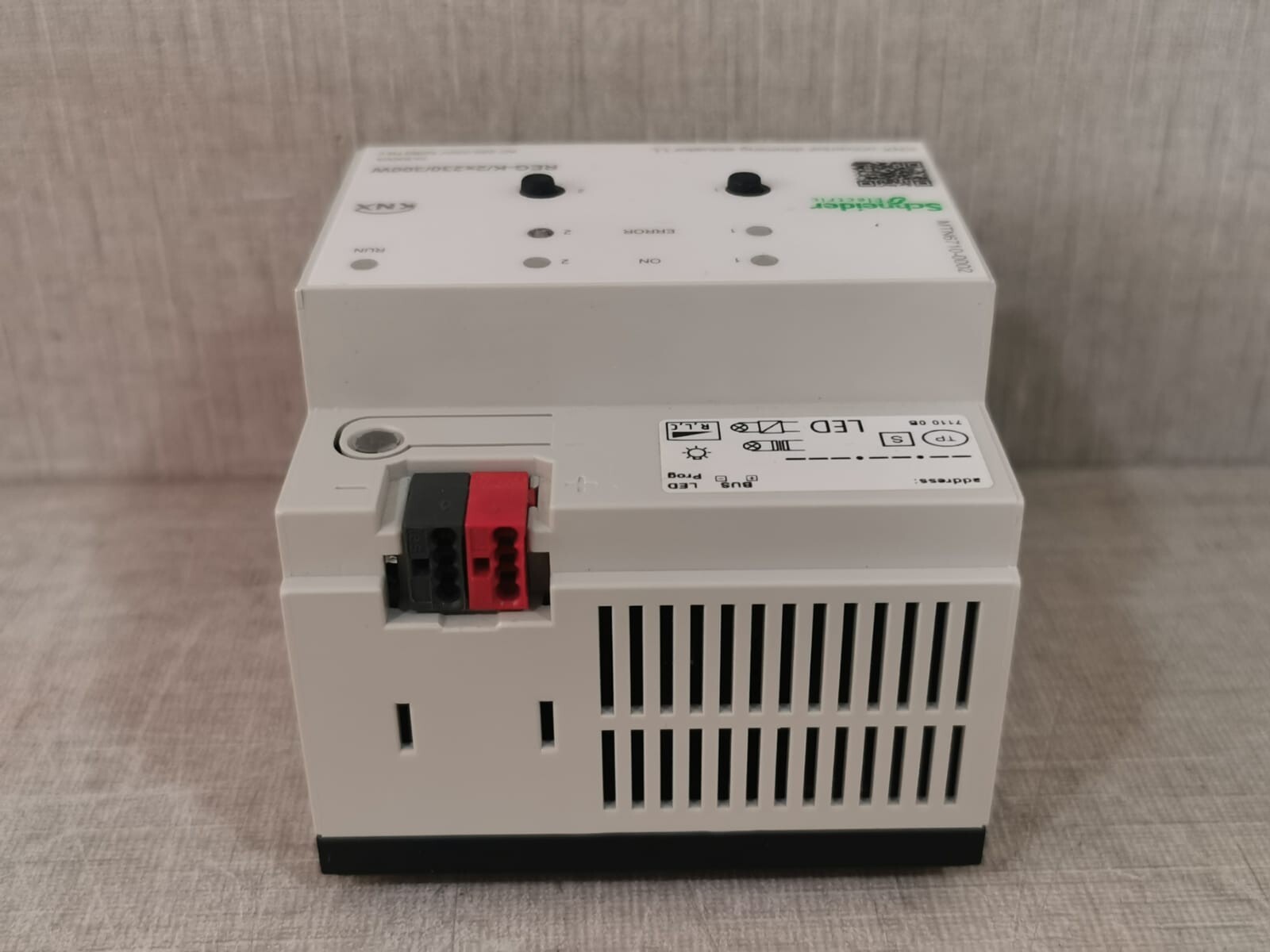 SCHNEIDER ELECTRIC MTN6710-0002 KNX UNIVERSAL DIMMING ACTUATOR -NEW WITH OLD BOX