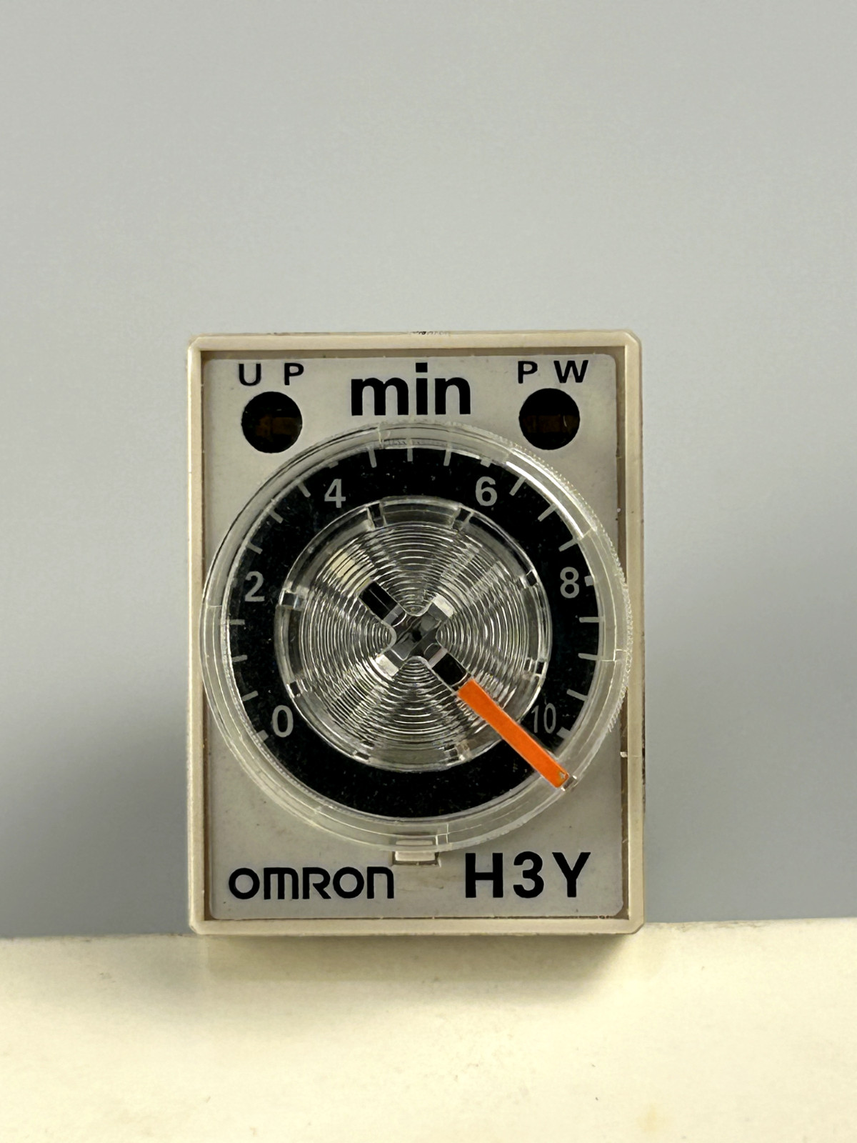 Omron H3Y-4 Time Delay Relay 0-10 Minutes 100-120VAC Coil 3A Resistive