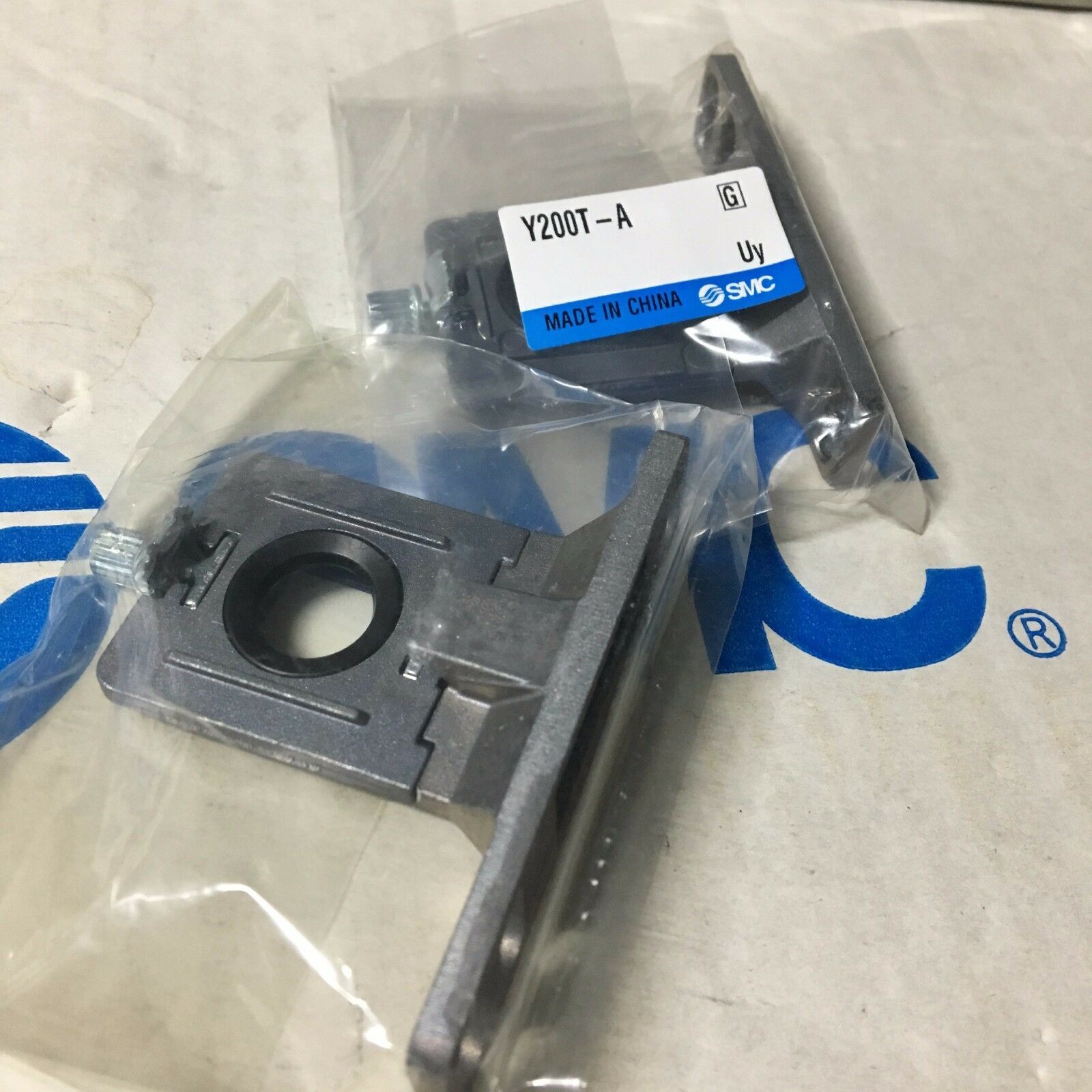 New SMC Y200T-A Filter Bracket Free Shipping Y200TA #AT