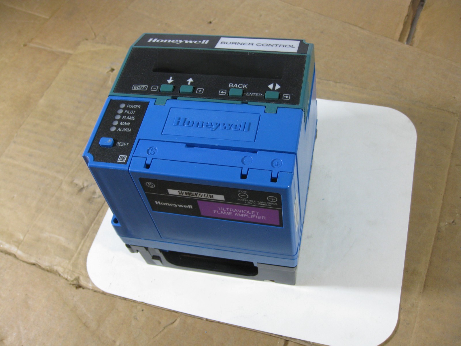 Honeywell RM7840L1018 Burner Control 32333458-004 Rev. C