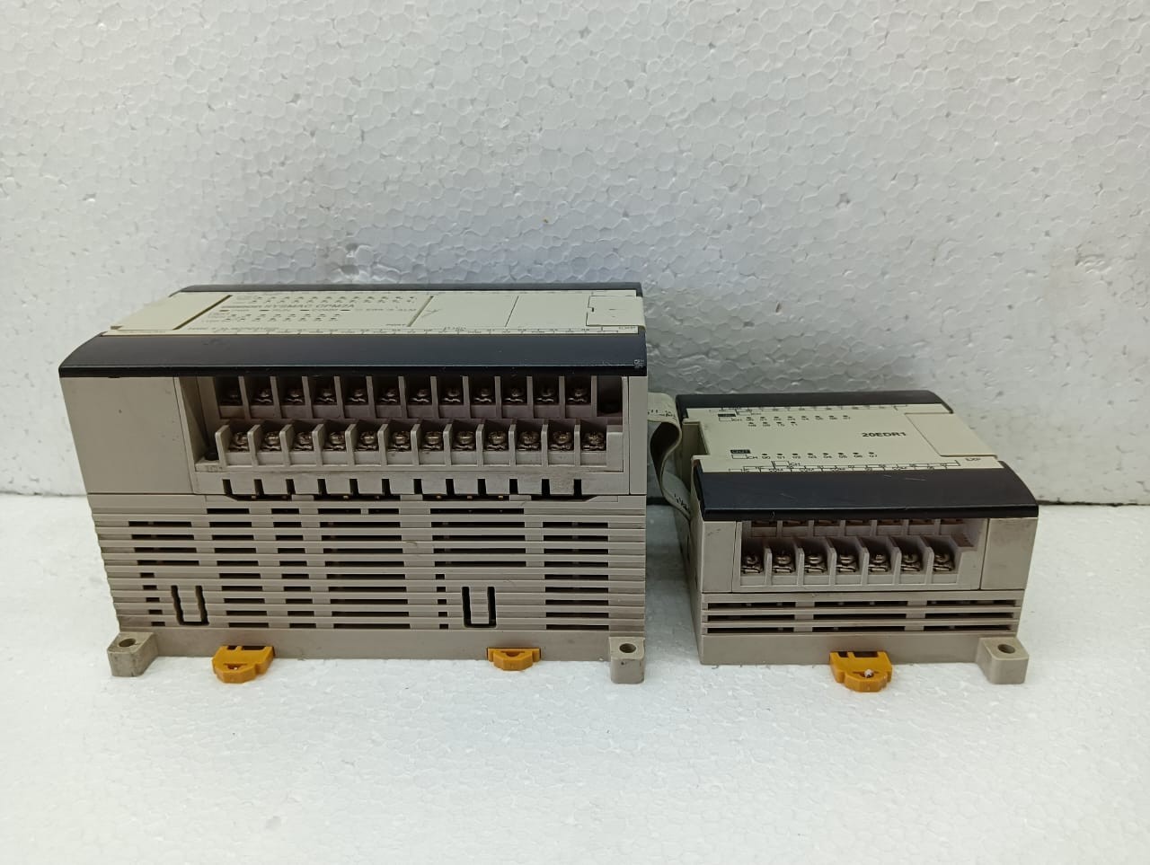 Omron PLC Controller CPM2A-40CDR-A & Expansion I/O Module CPM1A-20EDR1