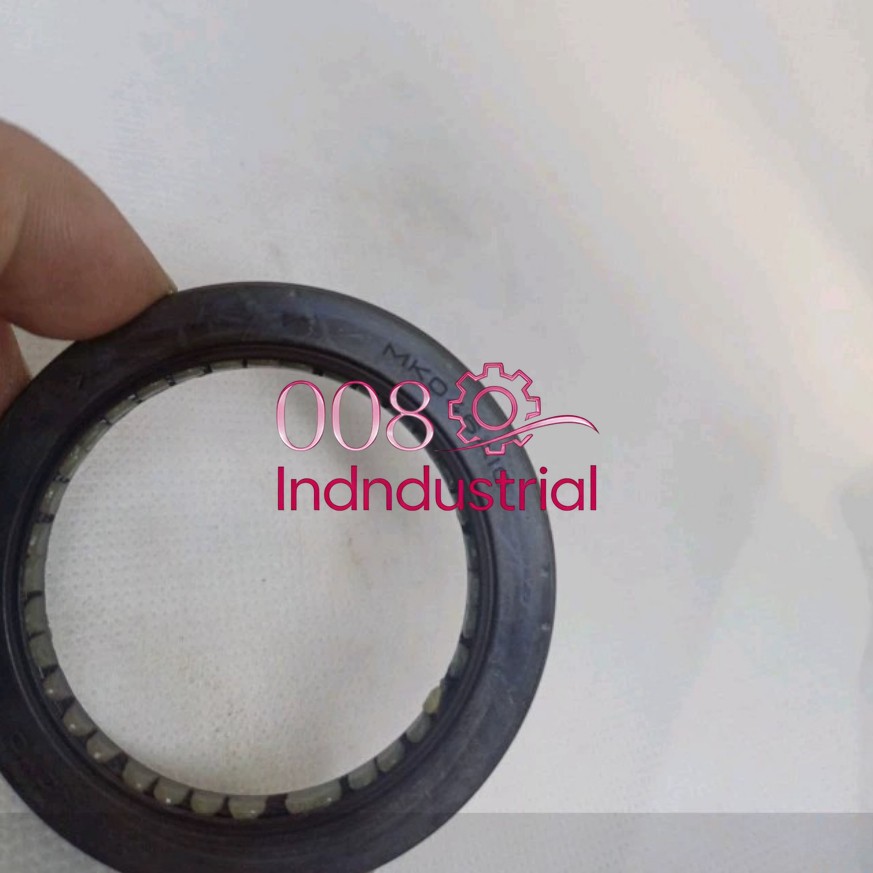 1PC NEW FOR MK046A10 Transmission Front Oil Seal