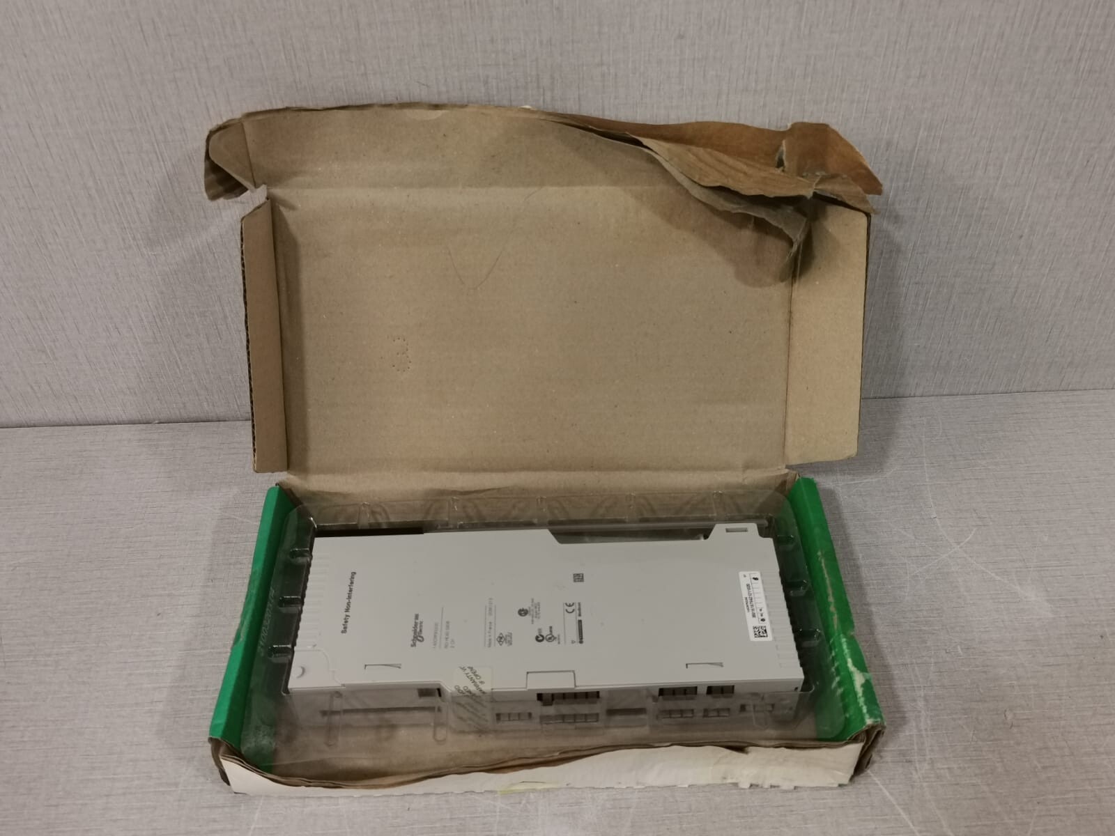 SCHNEIDER ELECTRIC 140CRP93200 PV.09/ SV 2.02 RIO HEAD-END ADAPTOR MODULE