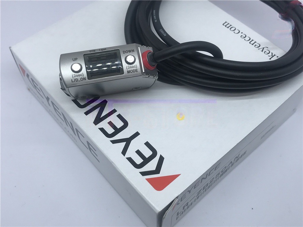 1pcs Brand New Keyence CMOS Laser Sensor LR-ZB250AN LRZB250AN