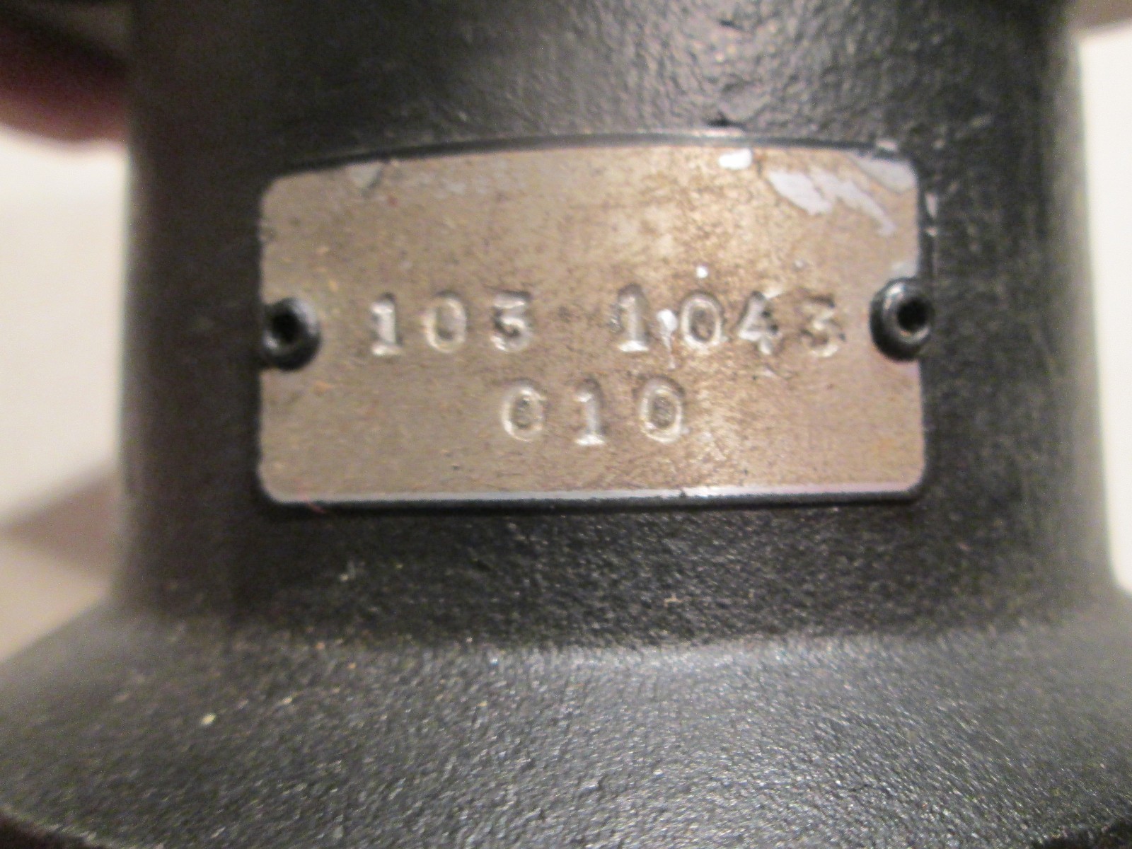 EATON CHAR LYNN 103-1043-010 HYDRAULIC MOTOR **NEW**