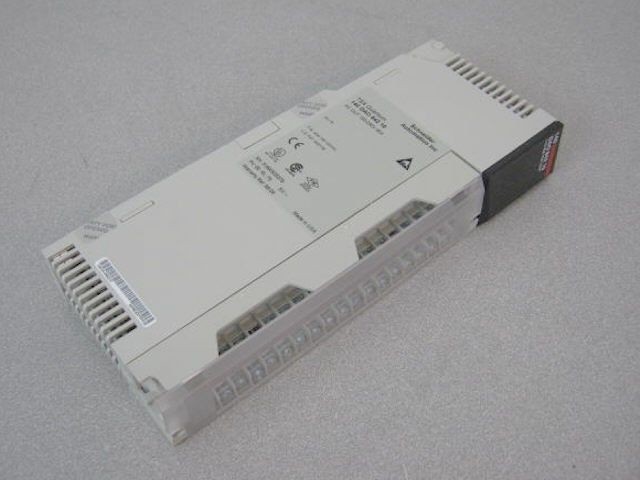 Schneider Modicon TSX Quantum Module 140 DAO 842 10