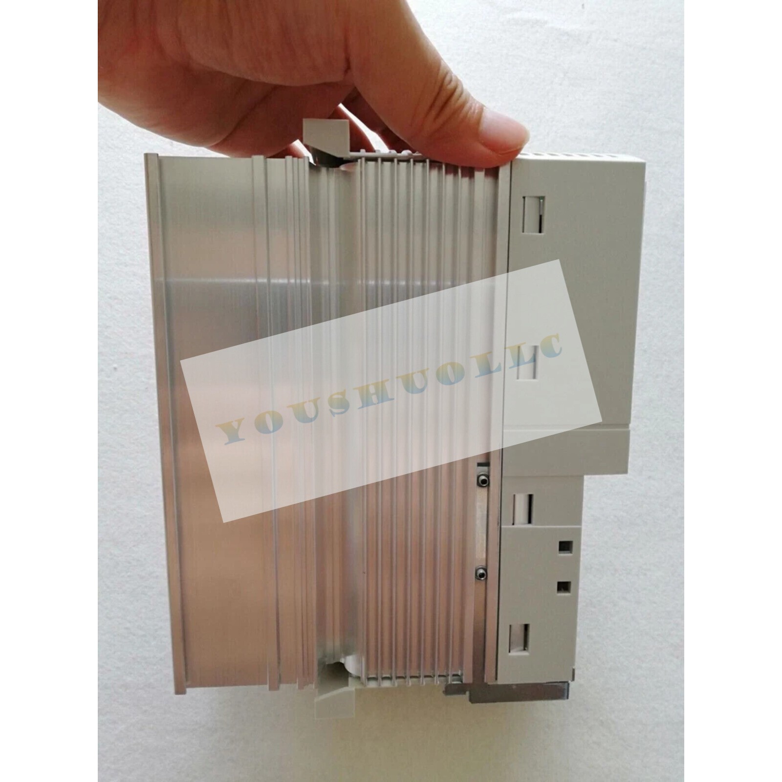 1pc E82EV551K4C LENZE E82EV551_4C Inverter 8200 Vector 0.55kW