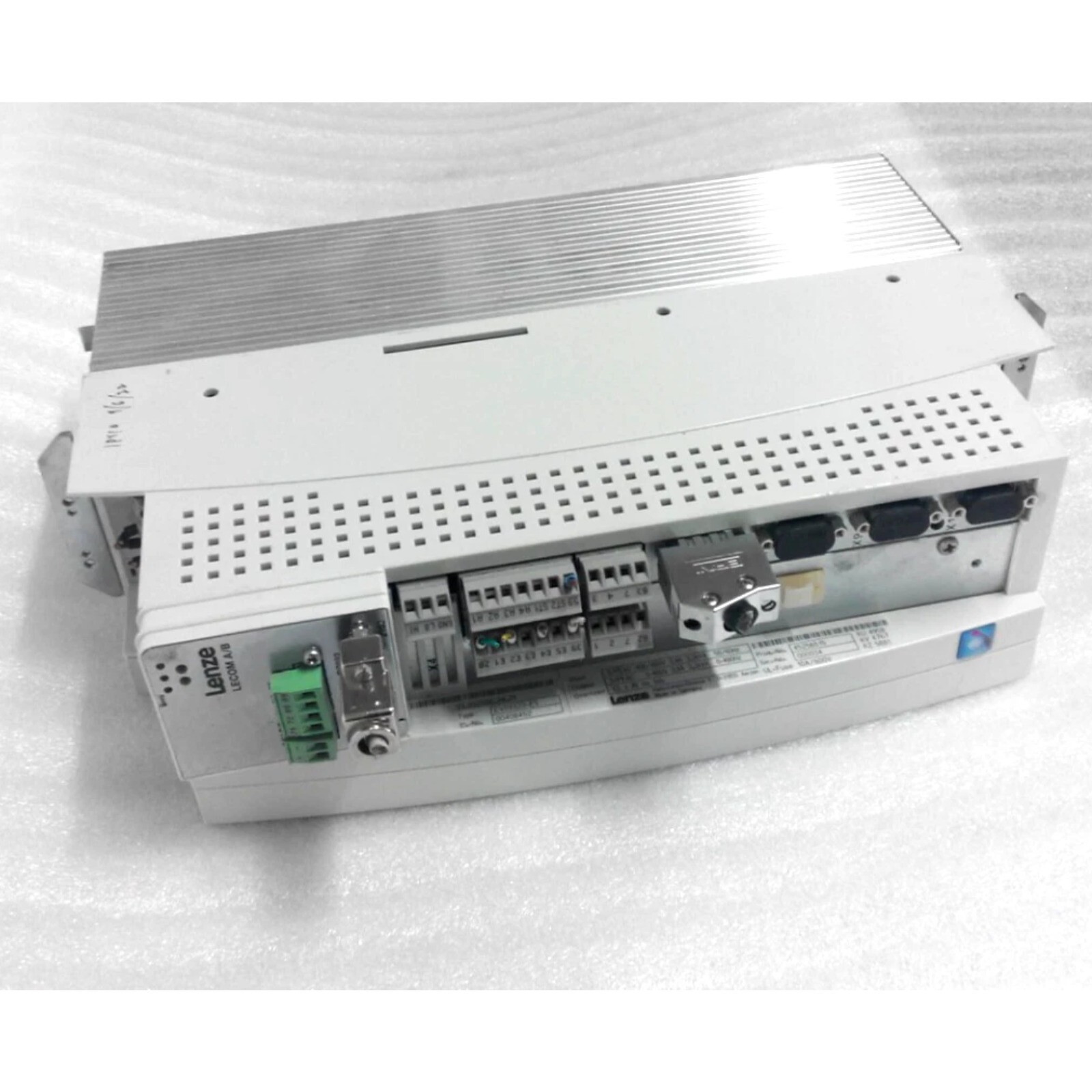 Lenze EVS9323-ES EVS9323ES INVERTER New IN BOX