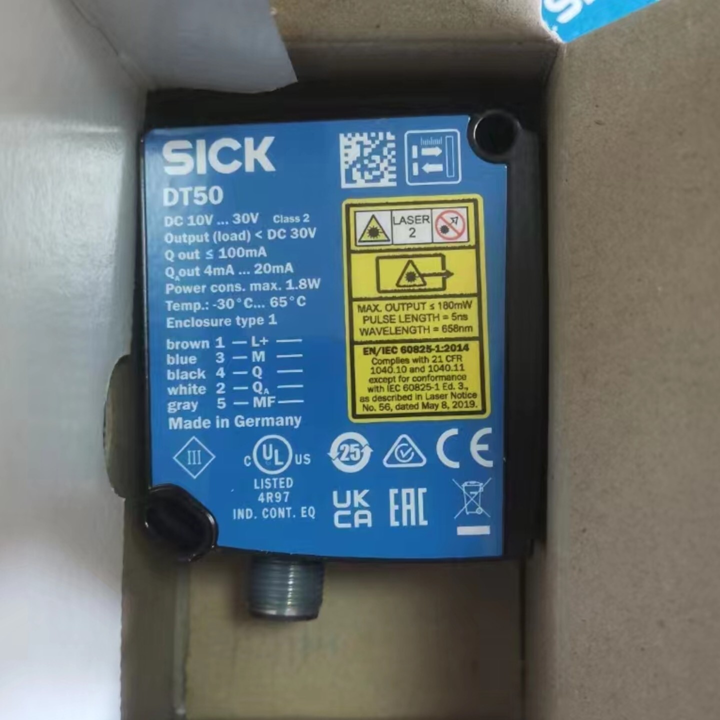 SICK DT50-P1113 Mid range distance sensor order No:1044369 New stock