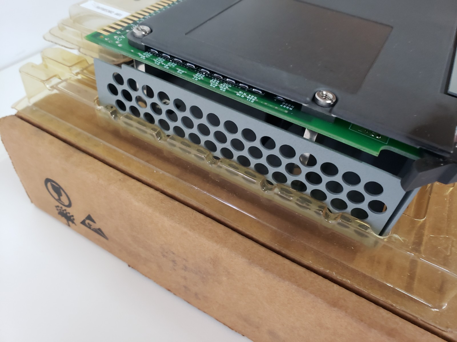 UNUSED – Allen-Bradley 1785-L20B/E T01 PLC Module 1785-L20B Ser. E