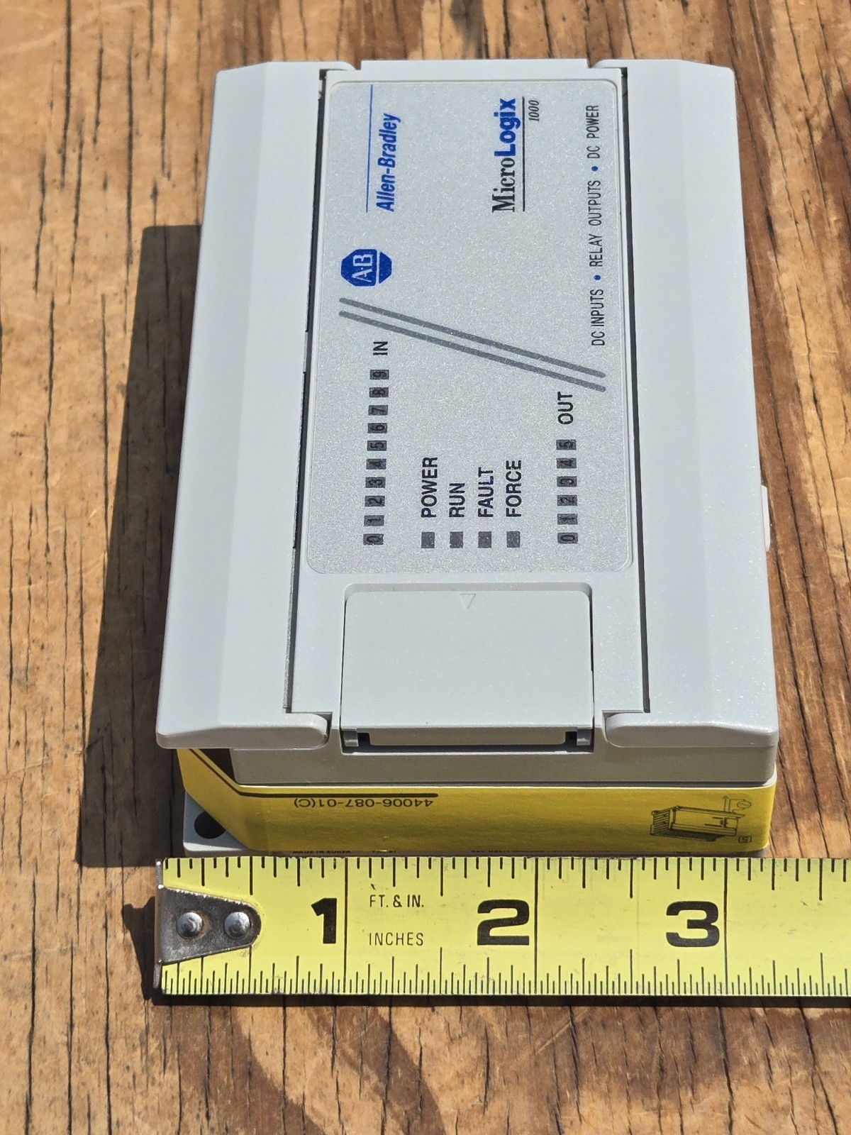 NOS Allen-Bradley 1761-L16BWB Ser E MicroLogix 1000 16-Point 24VDC PLC Controler