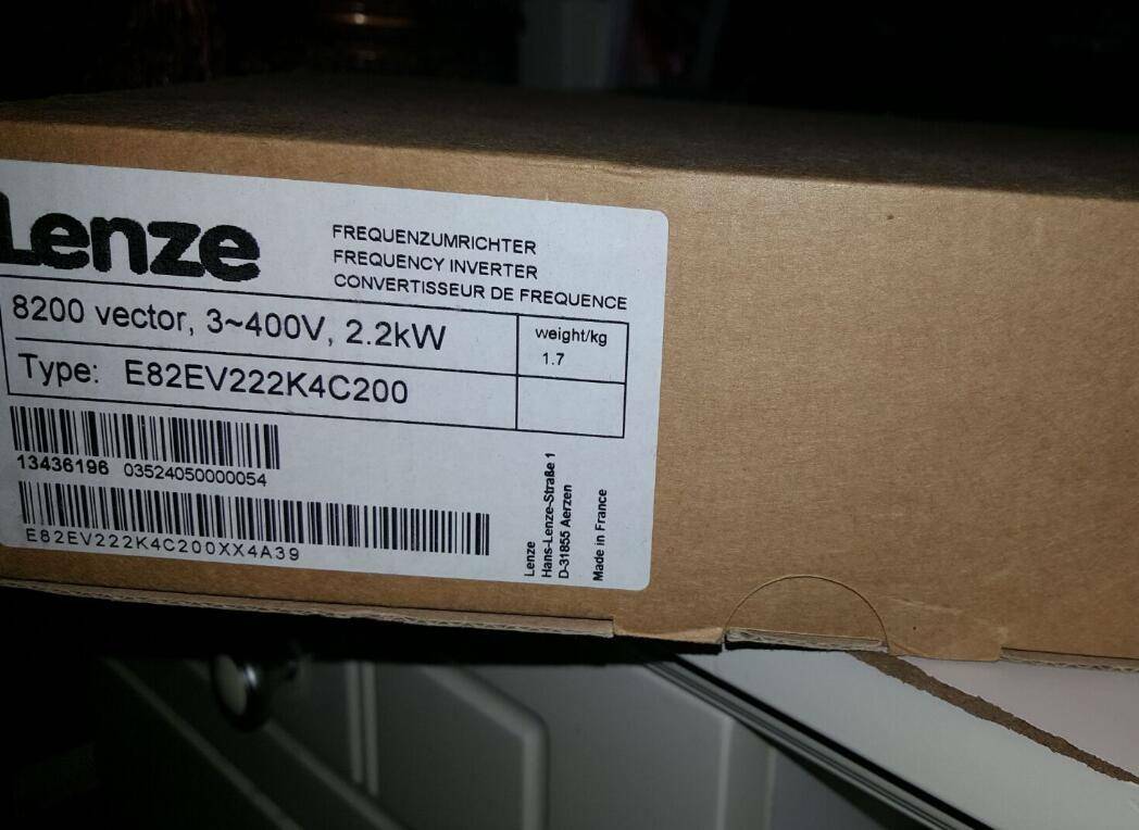 1PCS LENZE Frequency Inverter E82EV222K4C200 E82EV222_4C200 NEW
