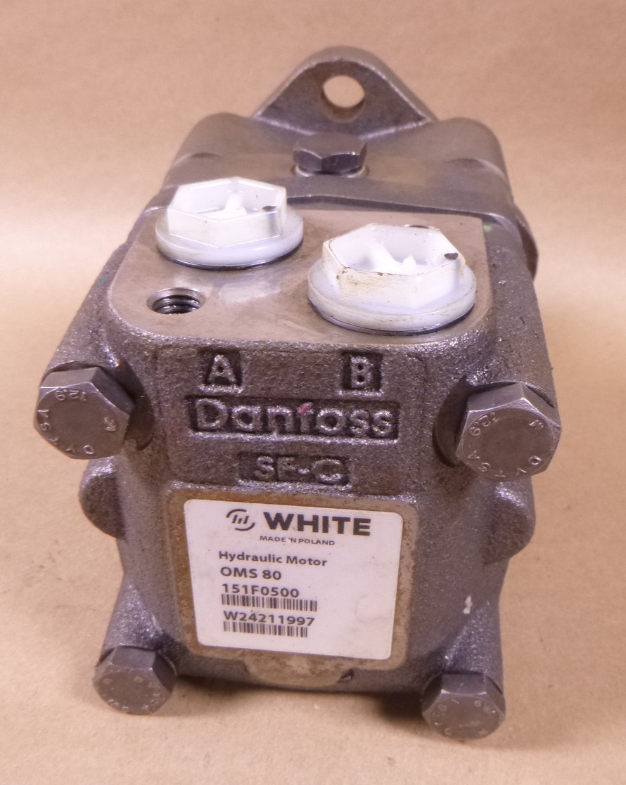 White Danfoss Hydraulic Motor OMS80 151F0500 OMS Series Orbital 4-Hole 32mm