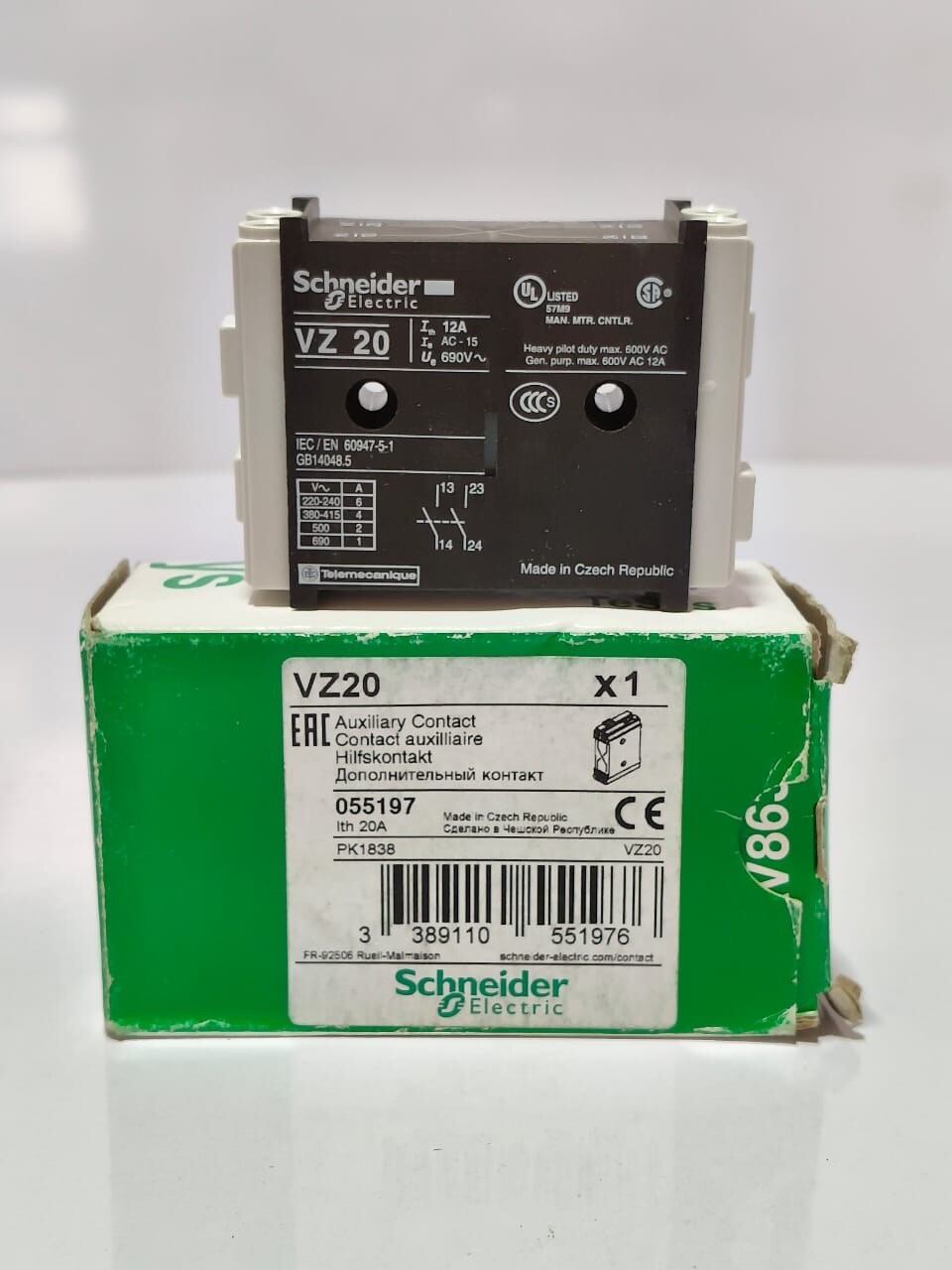 SCHNEIDER VZ20 AUXILIARY CONTACT NEW FREE FAST
