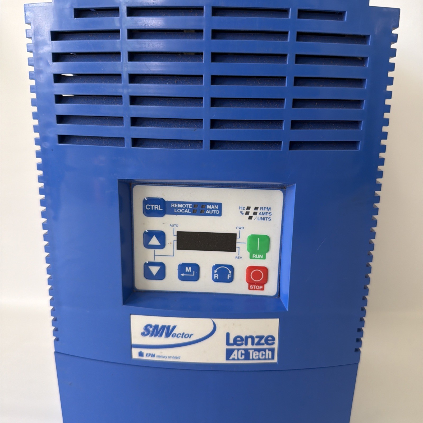NEW LENZE ESV153N04TXB Inverter 1PC – SMVector AC Tech Inverter Open Box
