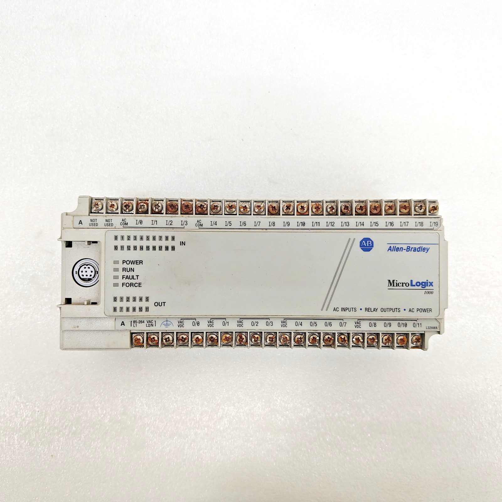 cosmetic Damaged Allen Bradley 1761-L32AWA SER.E MicroLogix 1000 PLC