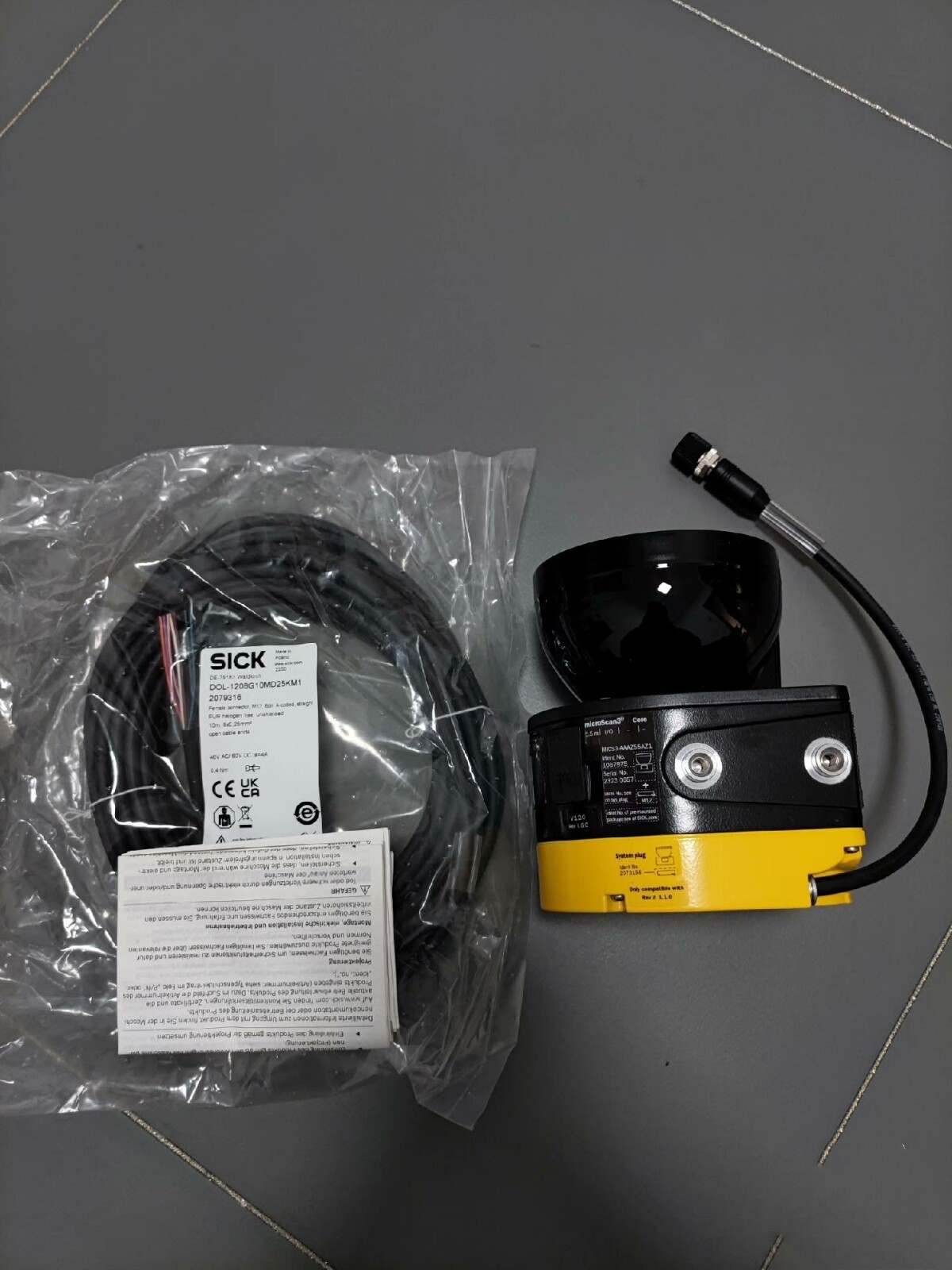 One Sick MICS3-AAAZ55AZ1P01 laser scanner New MICS3AAAZ55AZ1P01