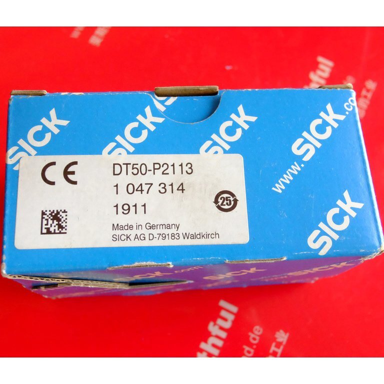 one new sick for Distance Sensor DT50-P2113 in box Spot stock