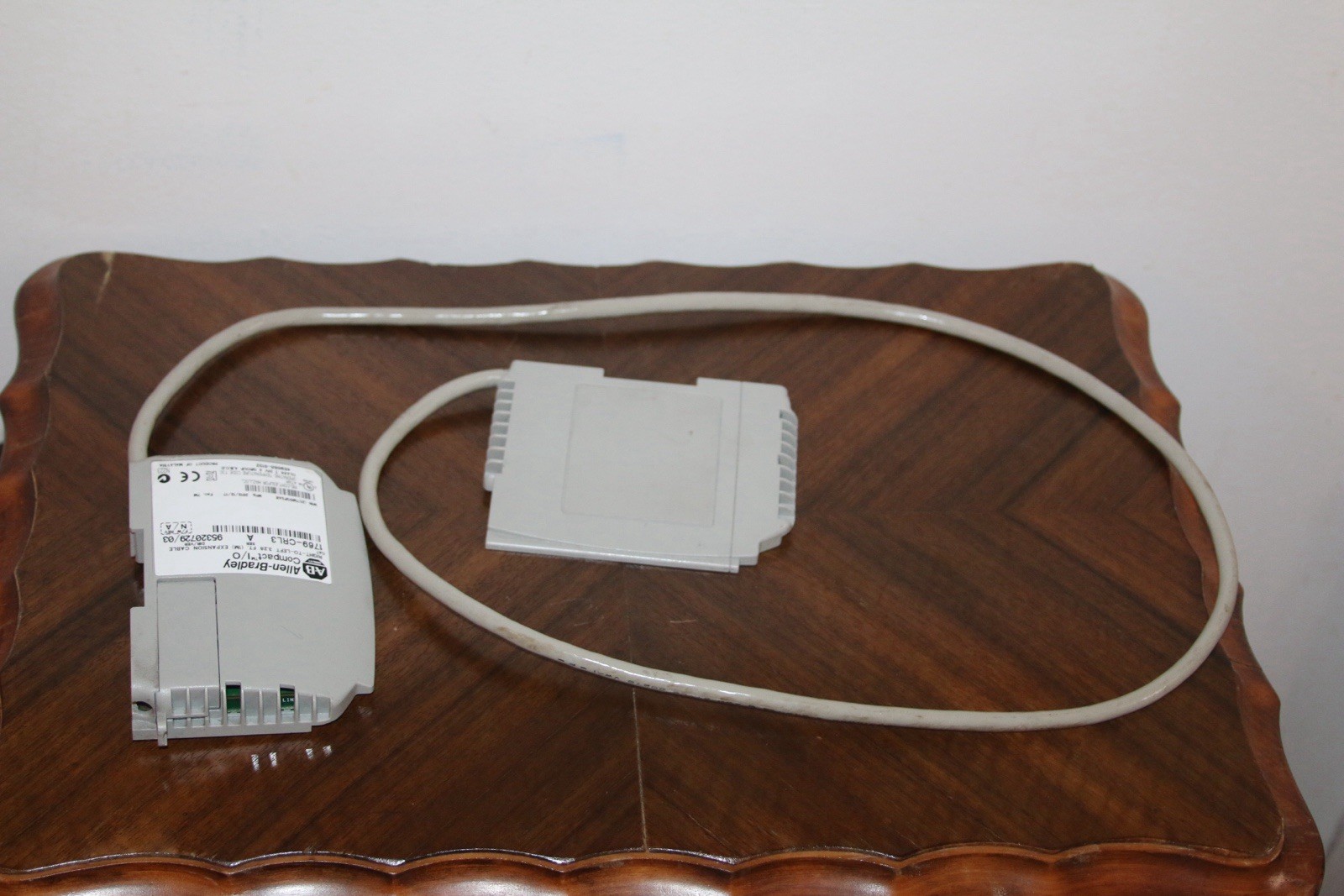 ALLEN-BRADLEY A-B 1769-CRL3 1769CRL3 SER A RIGHT-TO-LEFT 3.28FT EXPANSION CABLE