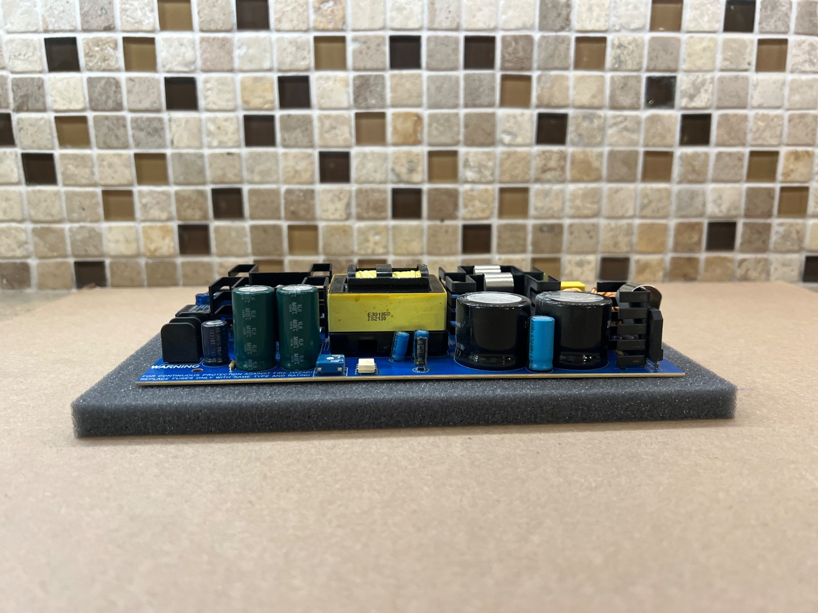 ALTRONIX 24VDC Output AL1024ULXB2 115 VAC Power Supply Charger