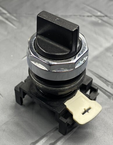 Eaton Cutler-Hammer E22XG1 3 Position Selector Switch Black (Lot of 2)