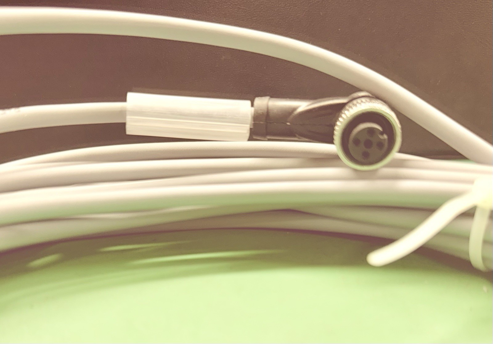 NEW PEPPERL + FUCHS V1-W-10M-PUR QD CABLE / FEMALE CORDSET✨SHIPS FREE✨