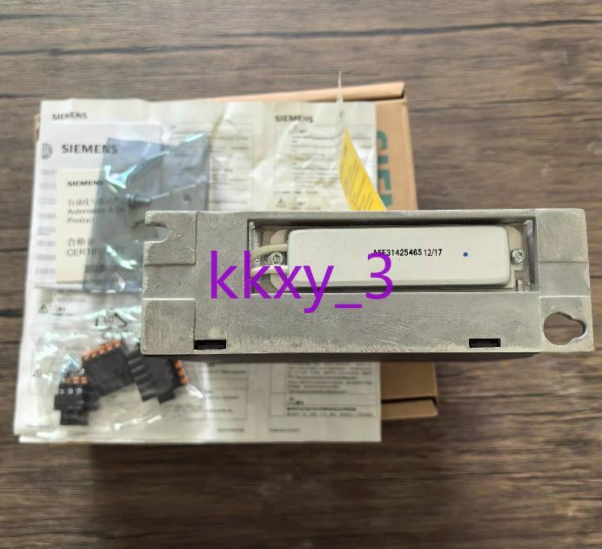 1 PCS NEW IN BOX Original Siemens V90 servo drive 6SL3210-5FB10-2UF0